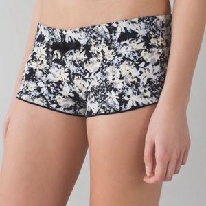 Lululemon Reversible Surf Short II Floral/Gray